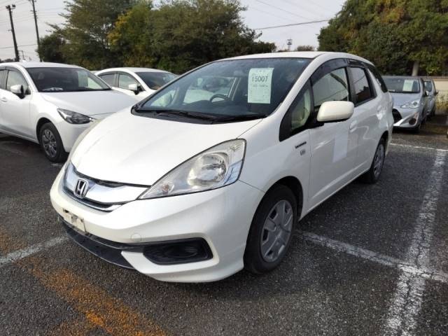 15007 HONDA FIT SHUTTLE GP2 2014 г. (LUM Tokyo Nyusatsu)